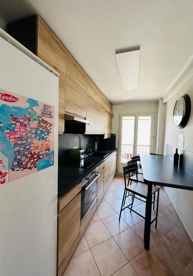 Apartment The - 3 Rooms, 3air Cond, 3tv, 3fans, 2 Wc, Wifi Everywhere 5min Aeroport, Train, Beach, 1min Tram, 15 Min Centre, Port, Parking Possible *