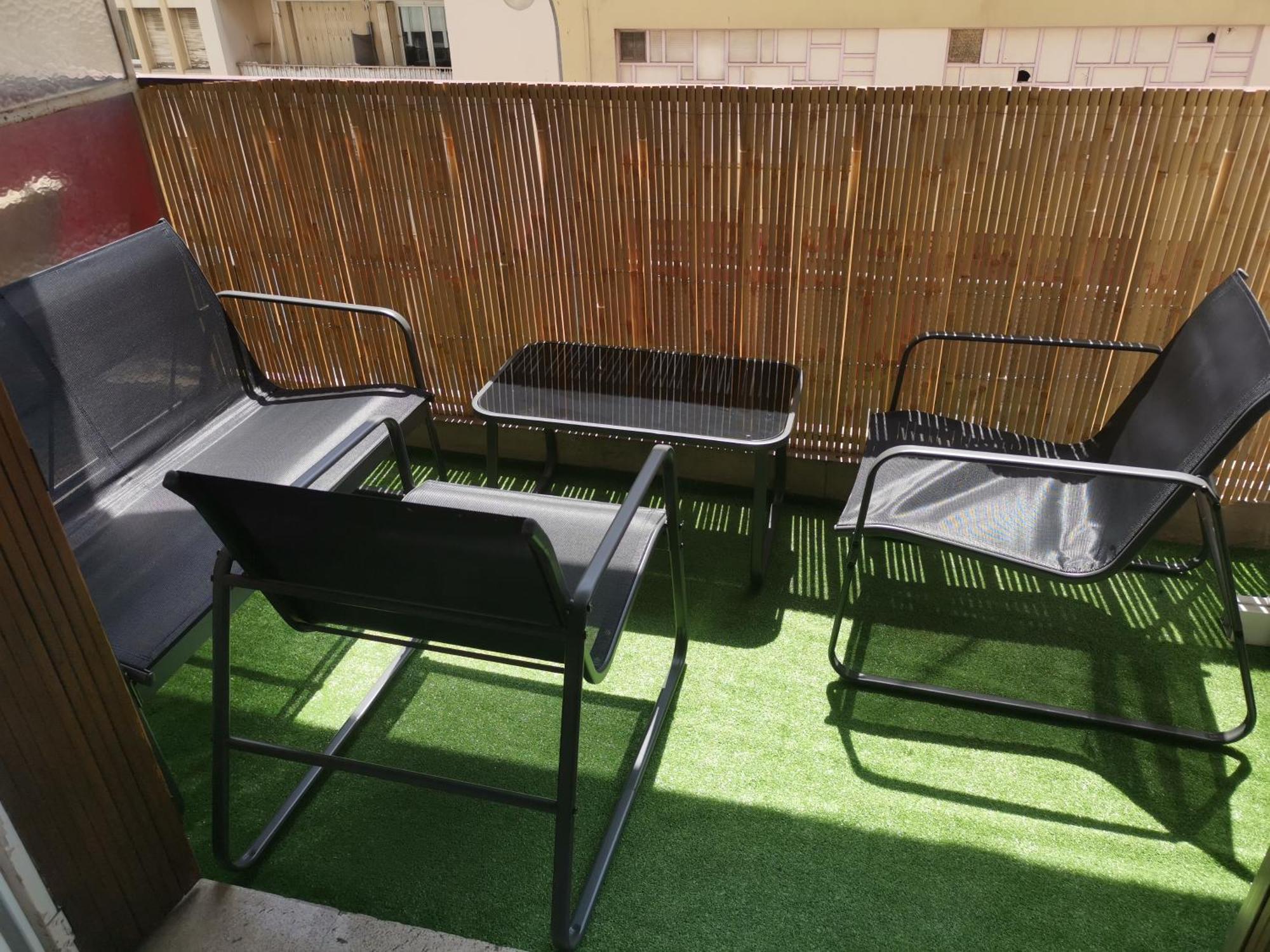 The - 3 Rooms, 3air Cond, 3tv, 3fans, 2 Wc, Wifi Everywhere 5min Aeroport, Train, Beach, 1min Tram, 15 Min Centre, Port, Parking Possible Apartment Nizza