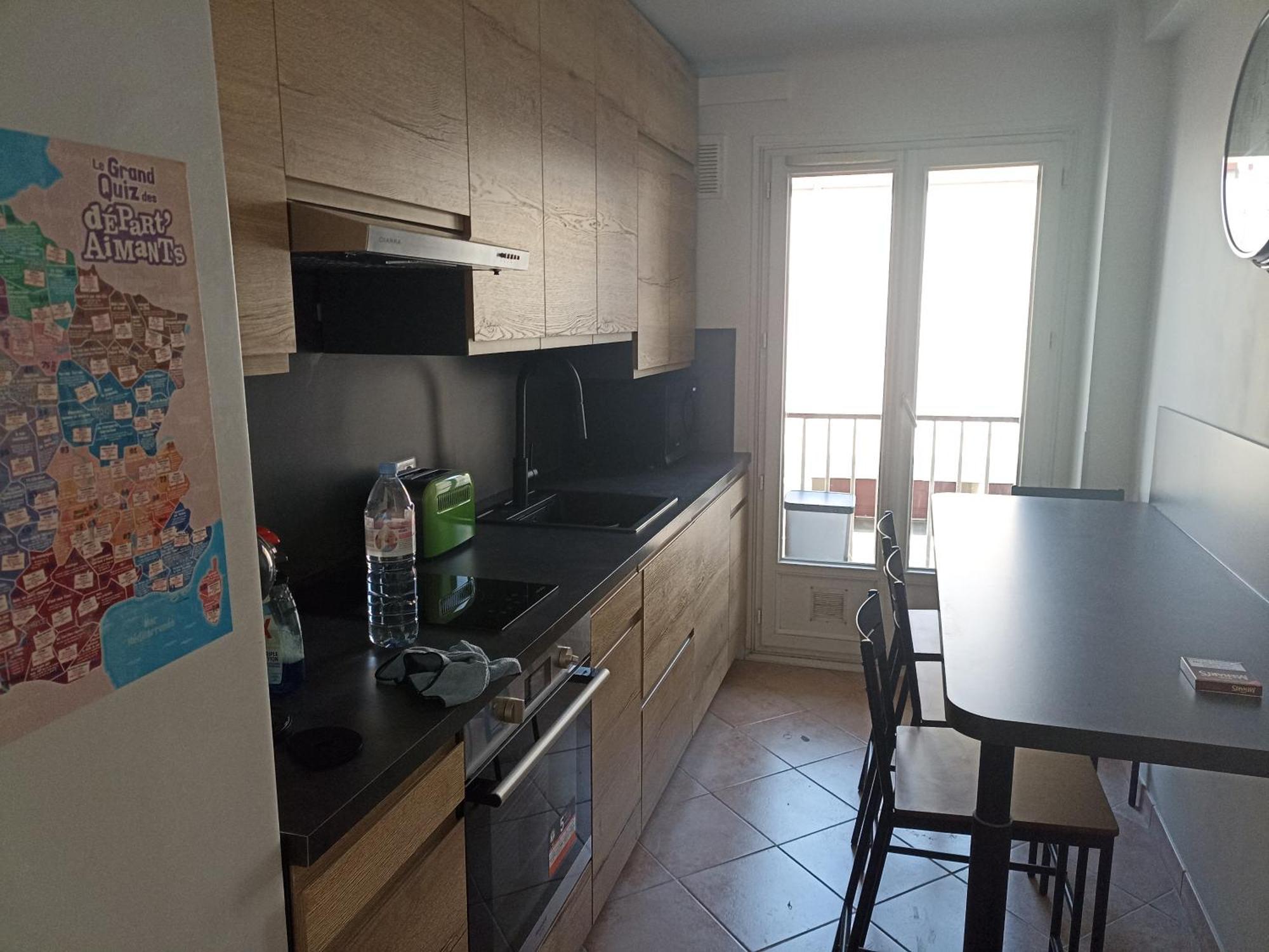 Apartment The - 3 Rooms, 3air Cond, 3tv, 3fans, 2 Wc, Wifi Everywhere 5min Aeroport, Train, Beach, 1min Tram, 15 Min Centre, Port, Parking Possible